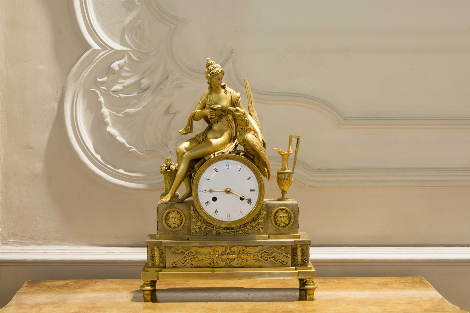 Orologio da tavolo con allegoria, Stile neoclassico